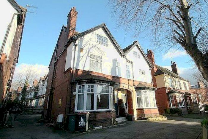 7 Bedroom Terraced House To Rent In St Michaels Villas, LS6