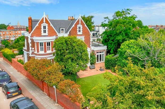 5 Bedroom Semi-Detached House For Sale In Clarendon Road, Southsea, Hampshire, PO5