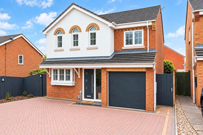 4 Bedroom Detached House For Sale In Redwing Close, Stevenage, SG2