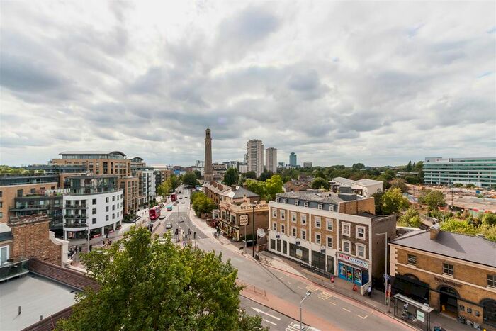 2 Bedroom Flat For Sale In Kew Bridge Court, London, W4