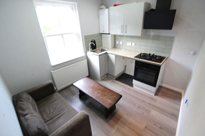 1 Bedroom Flat To Rent In West Street, DE11