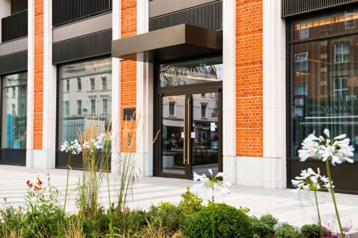 3 Bedroom Flat To Rent In Edgware Road, London, W2