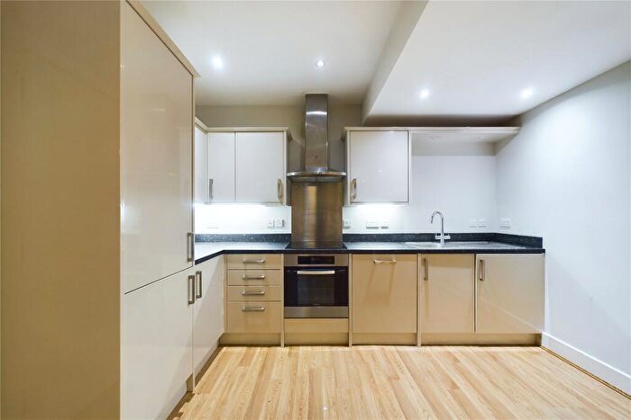 1 Bedroom Apartment To Rent In High Street, Maidenhead, Berkshire, SL6