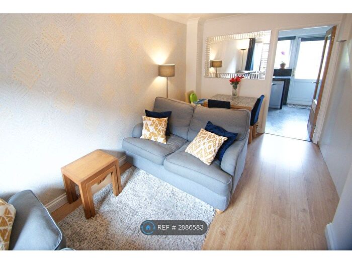 2 Bedroom Terraced House To Rent In St Albans Close, Exeter, EX4