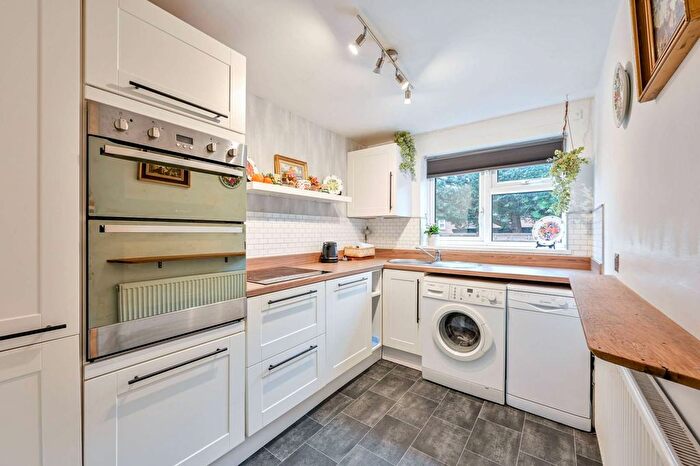 1 Bedroom Maisonette For Sale In The Range, Bramley, Guildford, GU5
