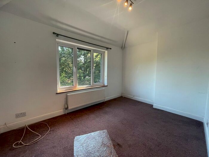 4 Bedroom Detached House For Sale In The Cottages, Oakridge Lane, Aldenham, Hertfordshire, WD25