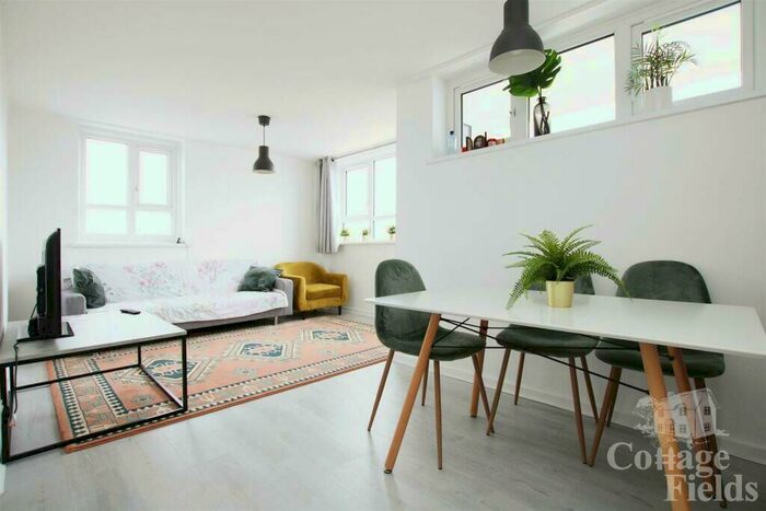 1 Bedroom Apartment For Sale In Exeter Road, Enfield, ., EN3