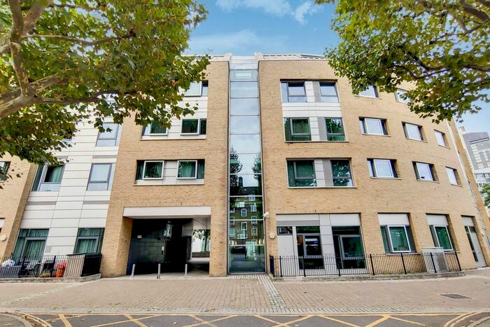 1 Bedroom Flat To Rent In Empire Square South, London Bridge, London, SE1