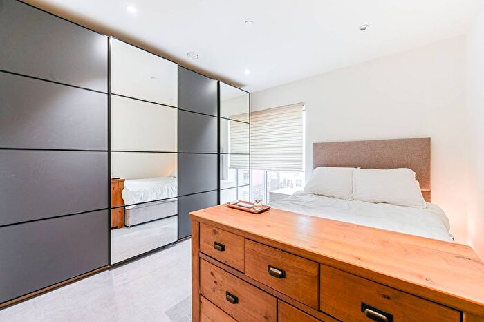 3 Bedroom Flat For Sale In John Harrison Way, Greenwich, London, SE10