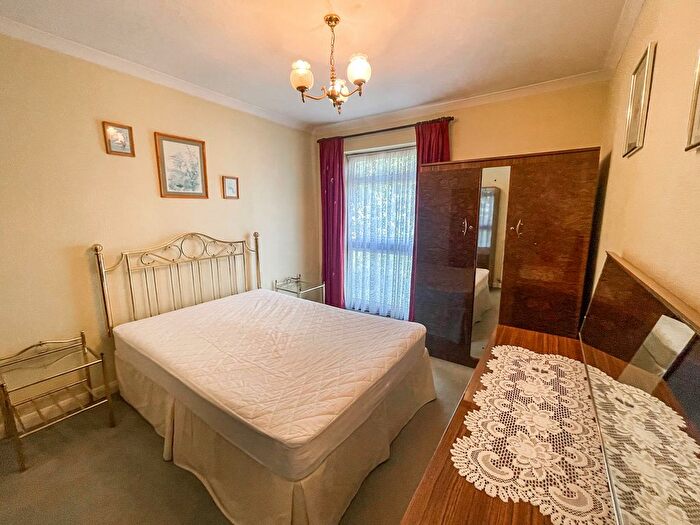 3 Bedroom Terraced House For Sale In Beechwood Avenue, Sunbury On Thames, TW16