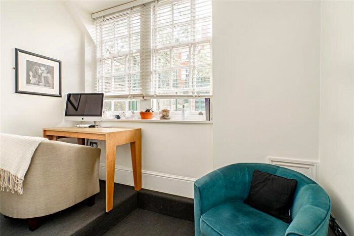 5 Bedroom Detached House For Sale In Highgate West Hill, Highgate Village, London, N6