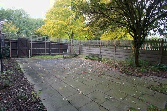 1 Bedroom Flat To Rent In Dore Avenue, London, E12