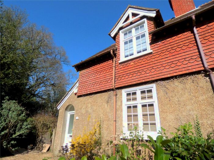 2 Bedroom Semi-Detached House To Rent In Pruetts Lane, Petersfield, GU31