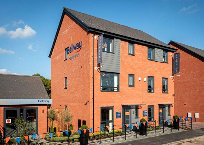 4 Bedroom Semi Detached House For Sale In Lucas Green, Shirley, Solihull, West Midlands, B90