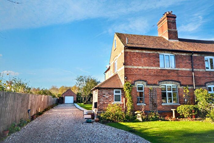 4 Bedroom Semi-Detached House For Sale In Puckrup, Tewkesbury, Gloucestershire, GL20