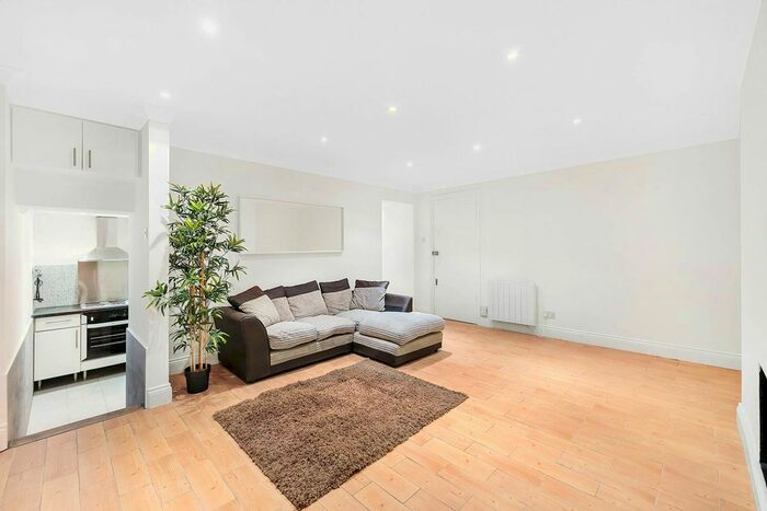 1 Bedroom Flat To Rent In Oakhill Road, East Putney, London, SW15