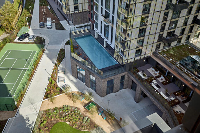 2 Bedroom Apartment To Rent In Failreads, Wickford Way, London, E17