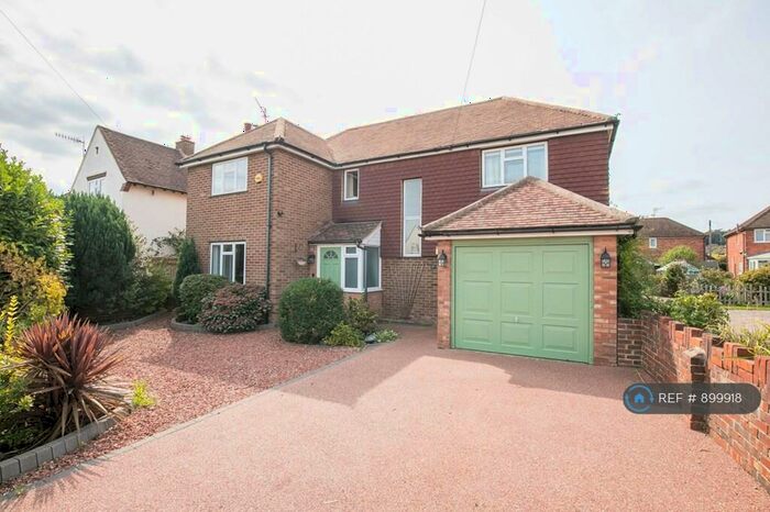 4 Bedroom Detached House To Rent In Green Lane, Godalming, GU7