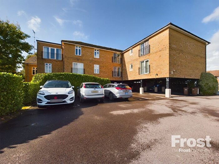 2 Bedroom Flat To Rent In London Road, Ashford, Surrey, TW15
