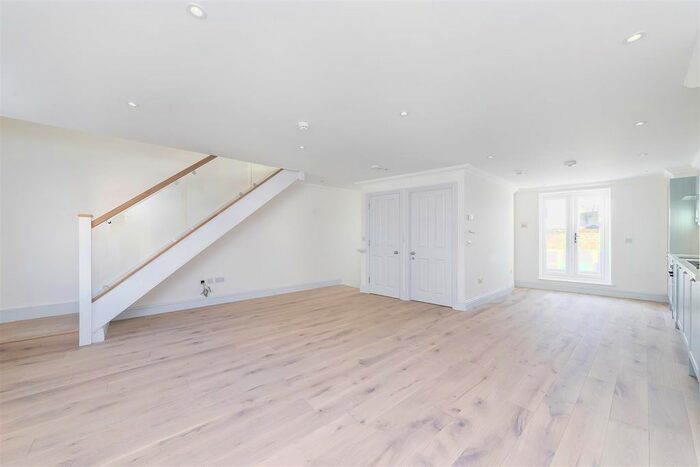 1 Bedroom Flat To Rent In Barnes High Street, London, SW13