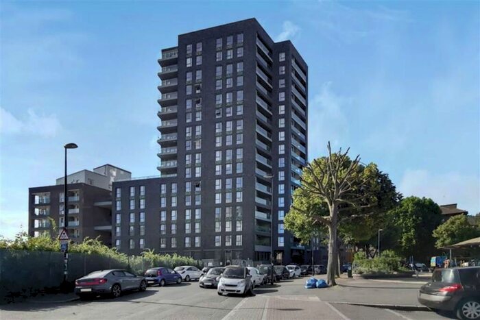 2 Bedroom Flat To Rent In Creekside, London, SE8