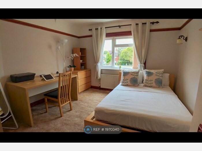 3 Bedroom Semi-Detached House To Rent In Charter Avenue, Coventry, CV4