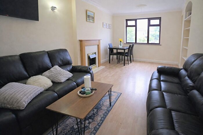 2 Bedroom Flat For Sale In Pedley Road, Dagenham, RM8