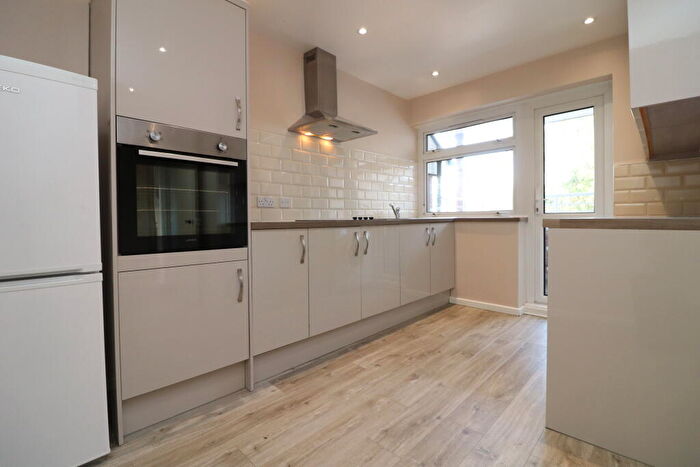 2 Bedroom Flat To Rent In Byron Road, Chelmsford, CM2