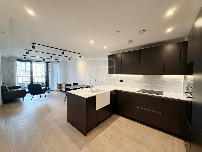 2 Bedroom Flat To Rent In The Pickle Factory, London, SE1
