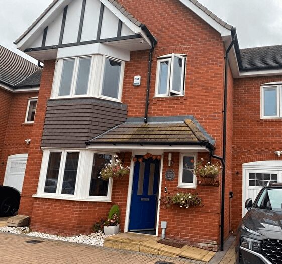 4 Bedroom Detached House To Rent In Starling Crescent, Slough, SL3