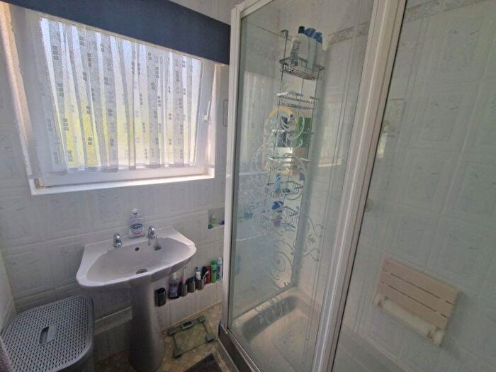 2 Bedroom Detached Bungalow For Sale In Parkside Drive, Exmouth, EX8