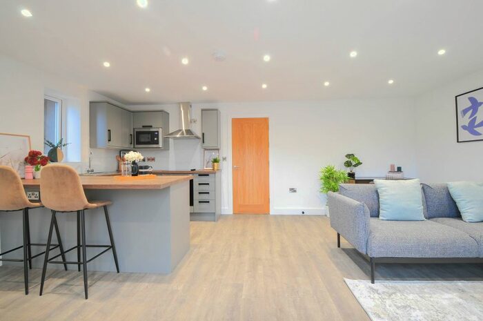 1 Bedroom Flat To Rent In Mitford Road, Fallowfield, Manchester, M14