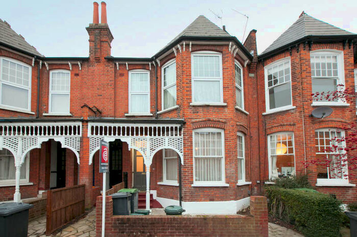 3 Bedroom Flat To Rent In Hillfield Park, London, N10