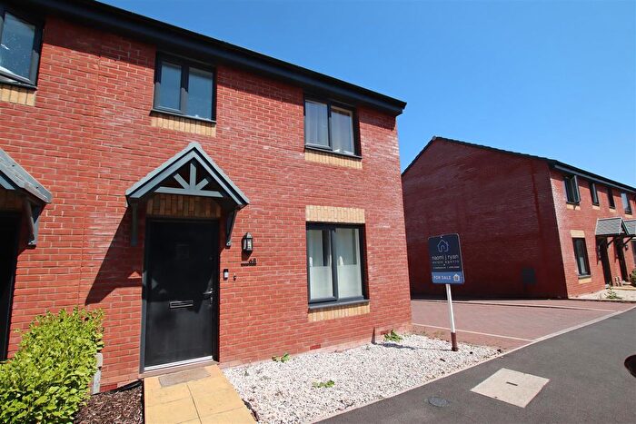 3 Bedroom Semi-Detached House For Sale In Roman Avenue, Exeter, EX1