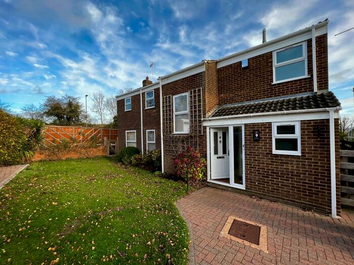 5 Bedroom Detached House To Rent In Cheviot Close, Leighton Buzzard, LU7