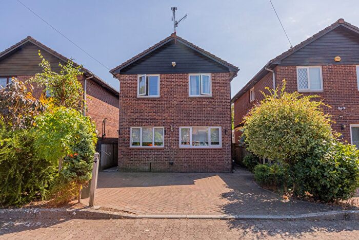 3 Bedroom Detached House For Sale In Park View Gardens, Newport, NP10