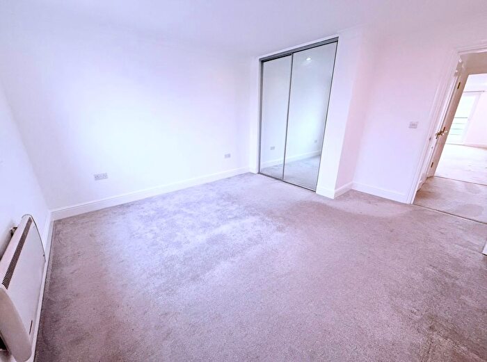 1 Bedroom Flat To Rent In London Road, Ashford, TW15