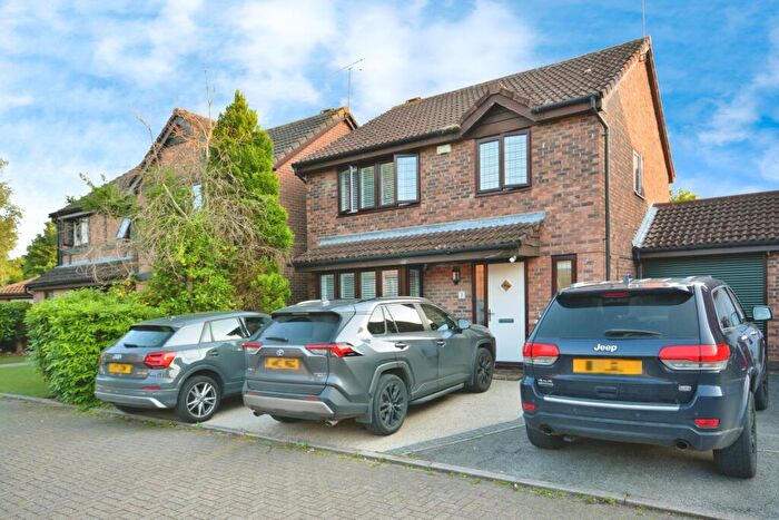 3 Bedroom Detached House For Sale In Witchford, Welwyn Garden City, AL7