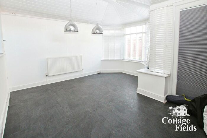 4 Bedroom Terraced House To Rent In Beaconsfield Road, London, N15