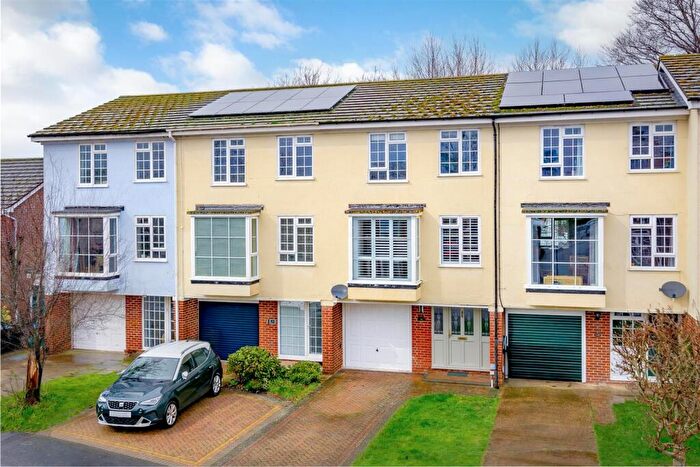4 Bedroom House For Sale In Crawford Gardens, Horsham, RH13
