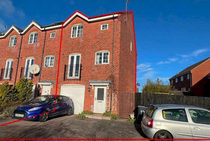 3 Bedroom Town House To Rent In Violet Close, Desborough, Kettering, NN14