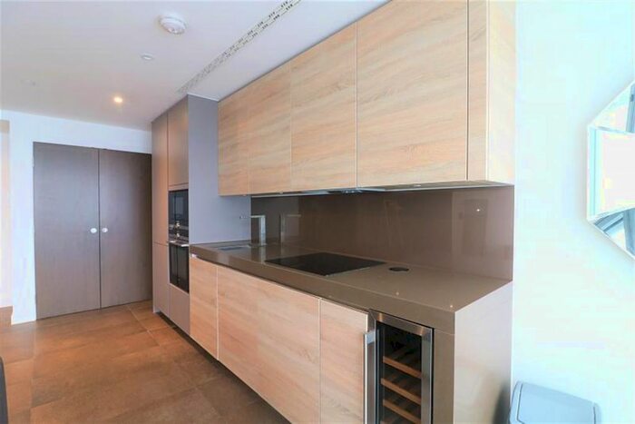 1 Bedroom Flat For Sale In Chronicle Tower, B City Road, London, EC1V