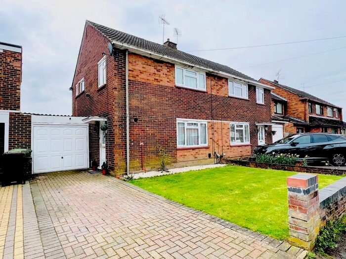 3 Bedroom Semi-Detached House To Rent In Northcote Road, Farnborough, GU14
