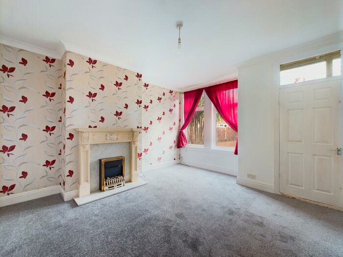 2 Bedroom Terraced House To Rent In Warneford Gardens, HU5