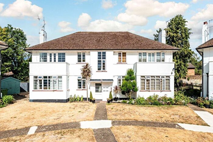 2 Bedroom Flat To Rent In Thames Street, Sunbury On Thames, TW16