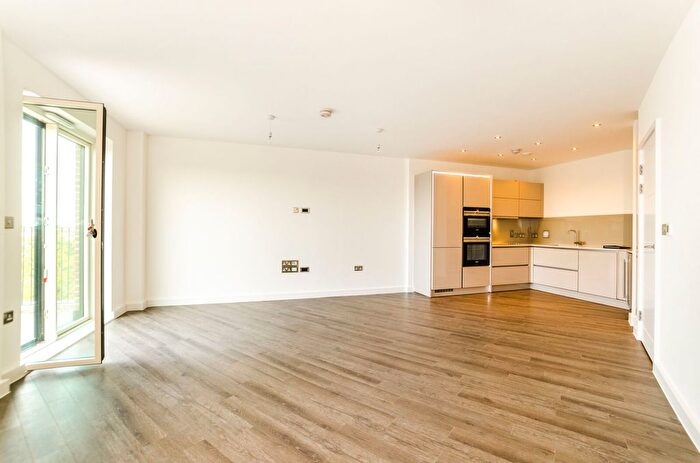 3 Bedroom Flat To Rent In Olympic Park Avenue, Stratford, London, E20