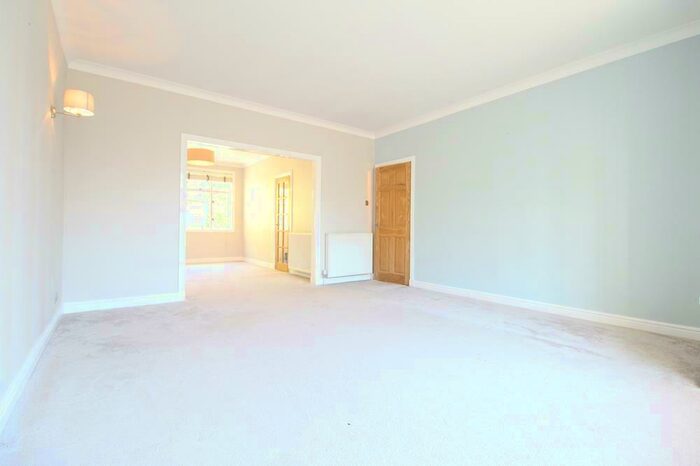 3 Bedroom Semi-Detached House To Rent In Kinaldie Crescent, Aberdeen, AB15