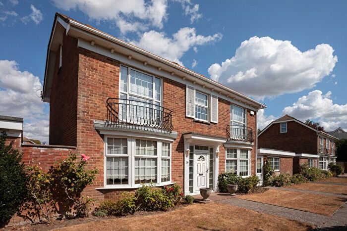 4 Bedroom Detached House For Sale In Cobay Close, Hythe, CT21