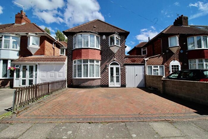 3 Bedroom Link Detached House For Sale In Rymond Road, Hodge Hill, Birmingham, B34
