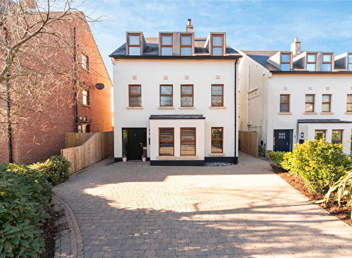 5 Bedroom Detached House For Sale In Hillhall Grange, Lisburn, BT27